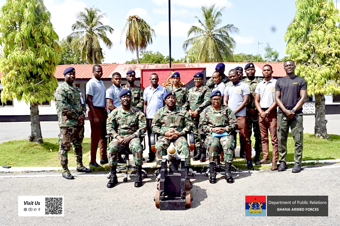 DIRECTOR S&T VISITS 16 ARTILLERY BRIGADE - Image 4