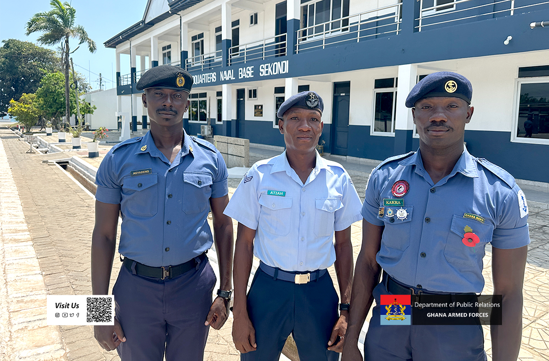 MILITARY PERSONNEL SAVE PLAYER WITH CPR - Image 2