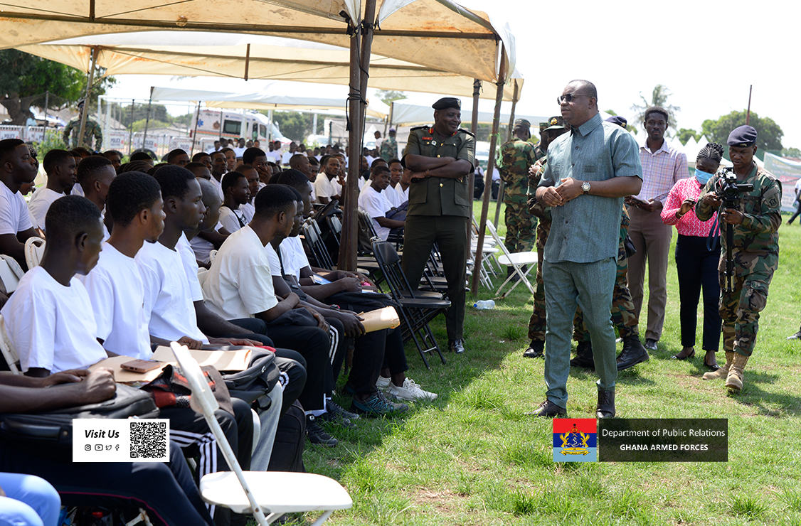 DEPUTY DEFENCE MINISTER APPLAUDS GAF PERSONNEL