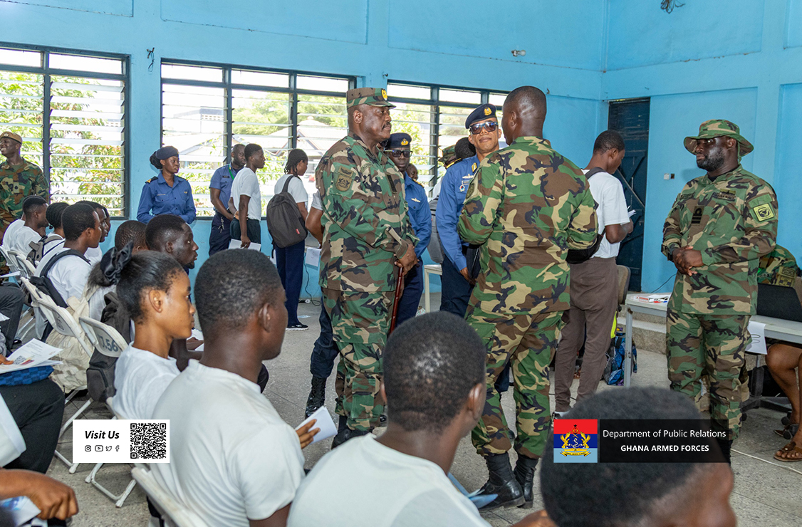 CDS VISITS ENC RECRUITMENT CENTRE - Image 4