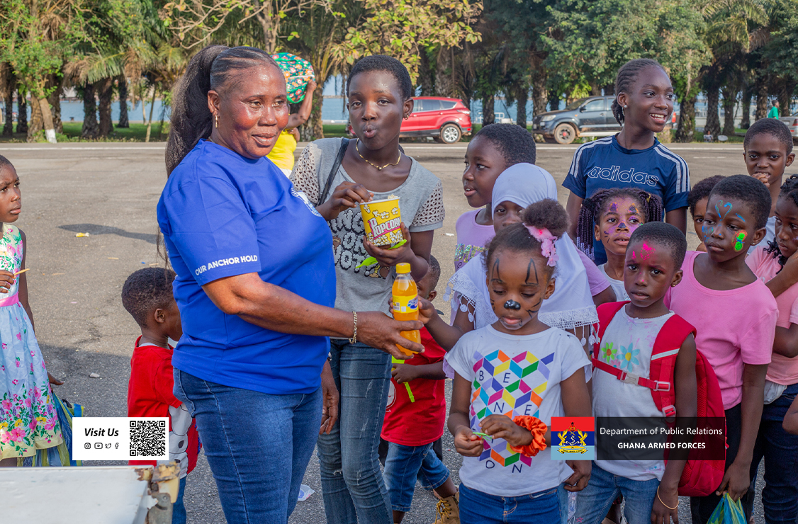 WNC NAVAL WIVES’ ASSOCIATION HOLDS END-OF-YEAR CHILDREN’S PARTY - Image 4